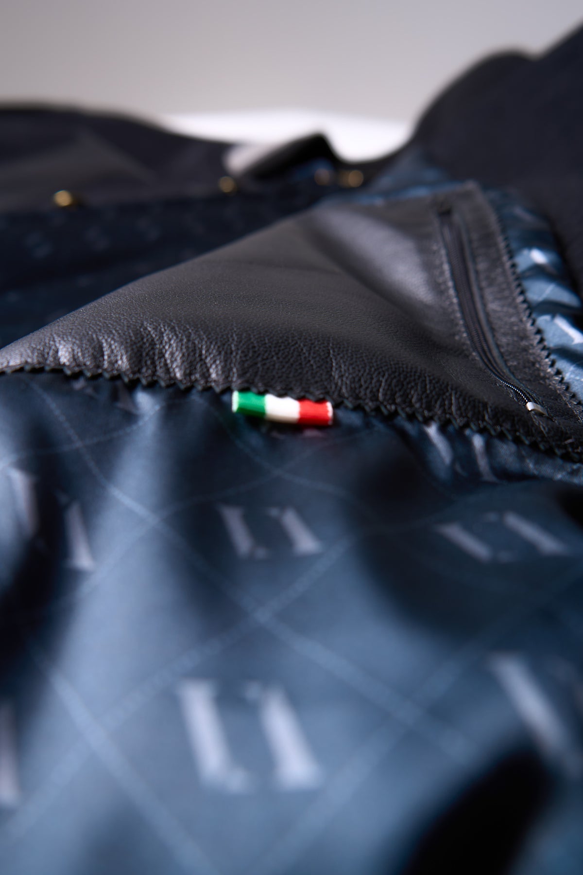 VENCCI "001/001"- Cashmere-Blend Wool Jacket with Lambskin Sleeves